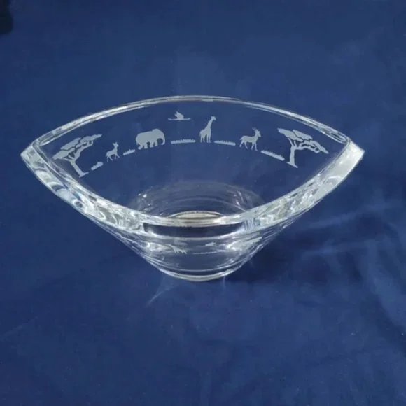 Mikasa Safari Etched Pocket Vase - Picture 4 of 9